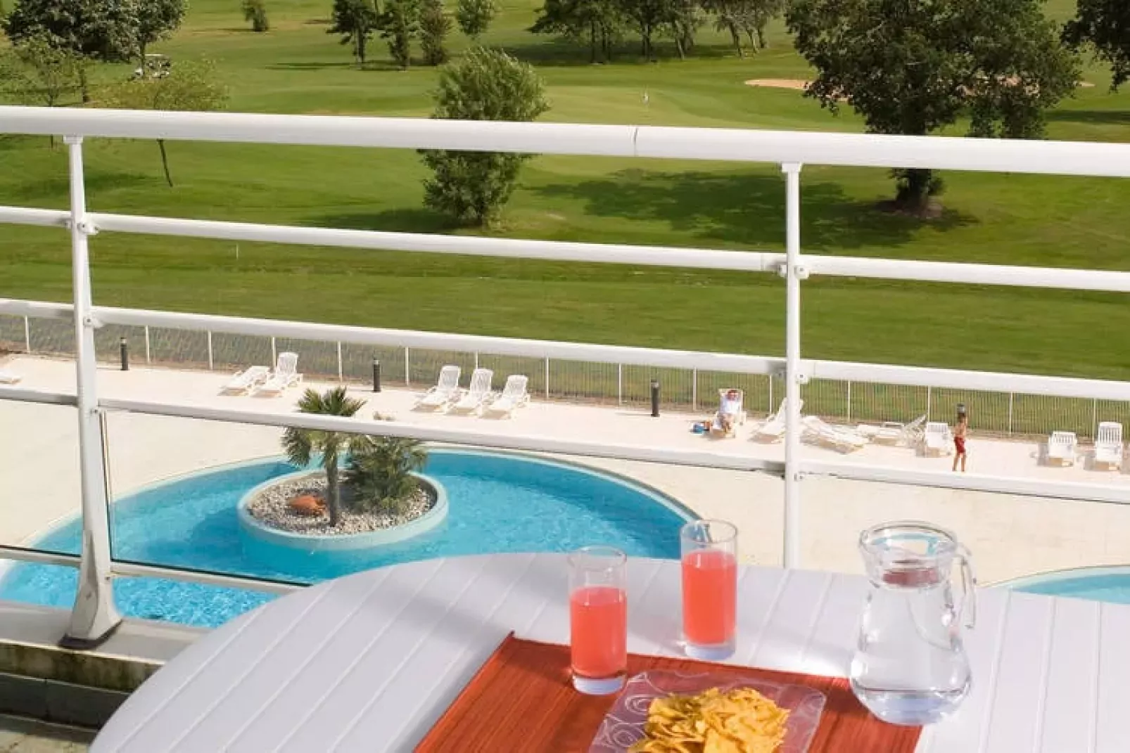 Domaine de Fontenelles 5-Terrace balcony