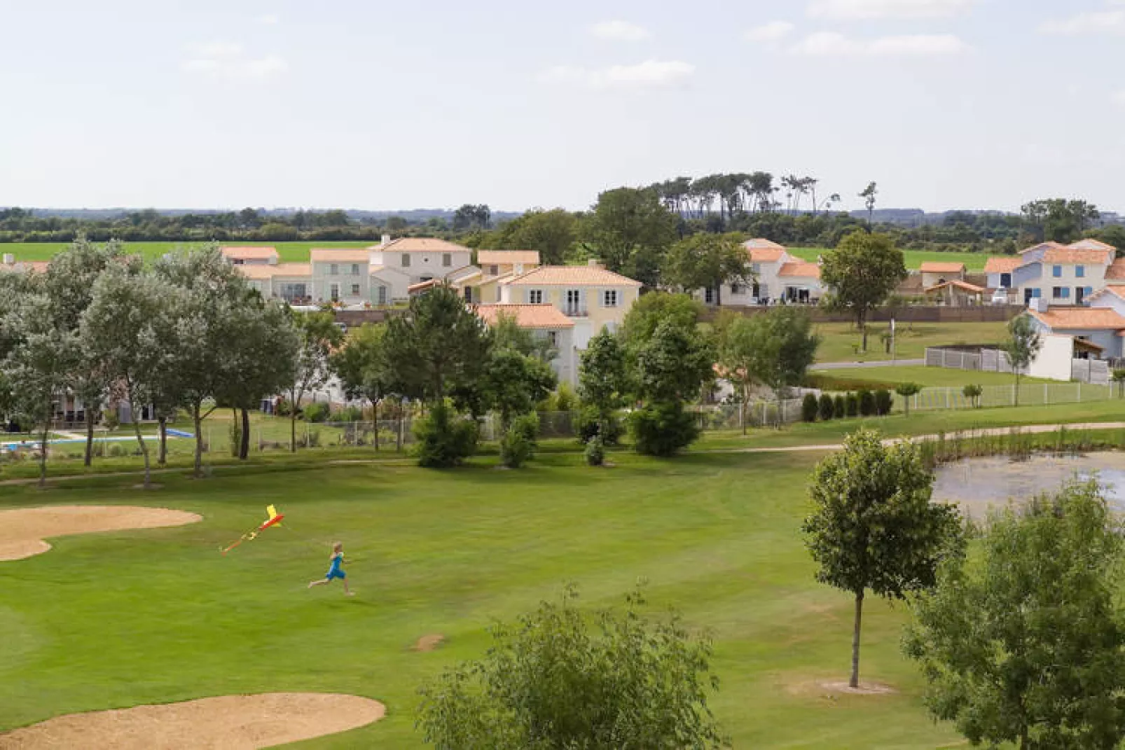 Domaine de Fontenelles 5-Areas summer 1km
