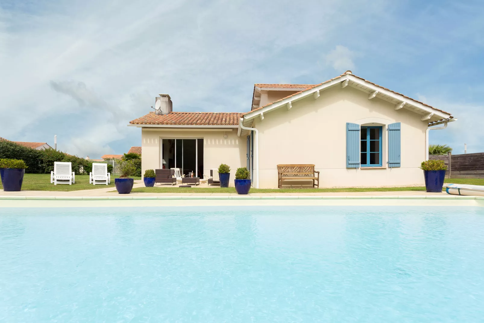 Le Domaine de Fontenelles 1-Exterior summer
