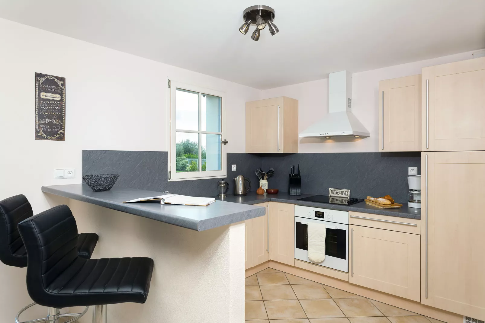 Le Domaine de Fontenelles 1-Kitchen