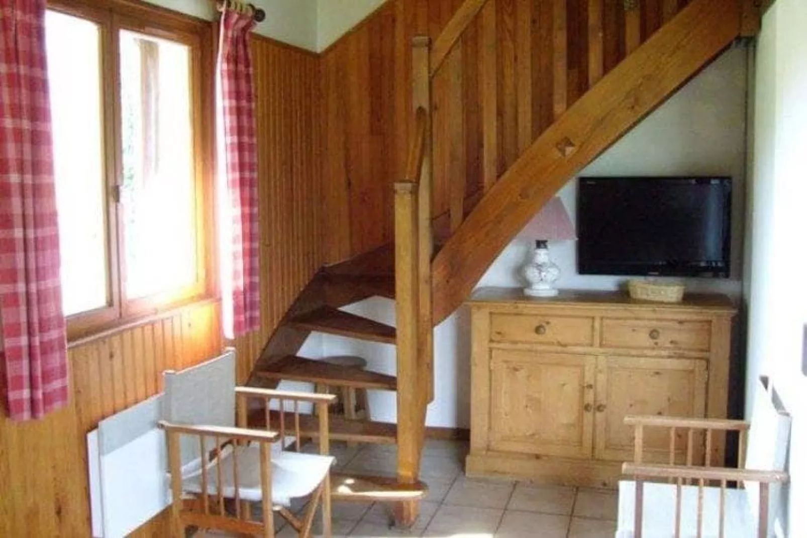 Les Chalets des Ayes 11-Living room