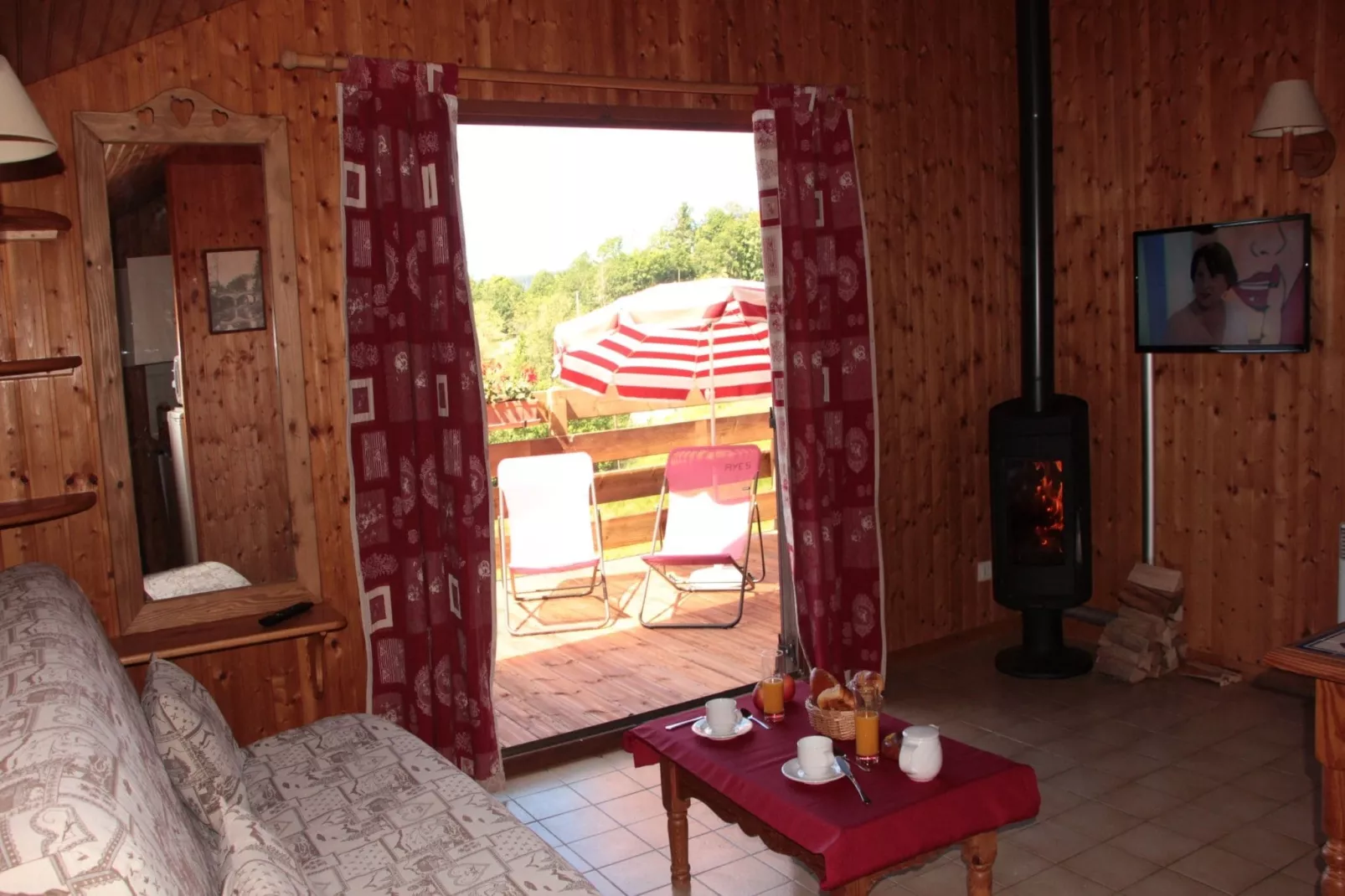 Les Chalets des Ayes 10-Living room