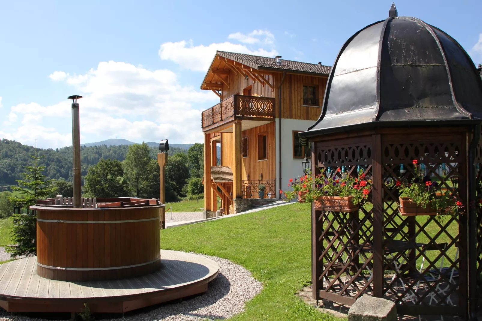 Les Chalets des Ayes 10-Garden winter