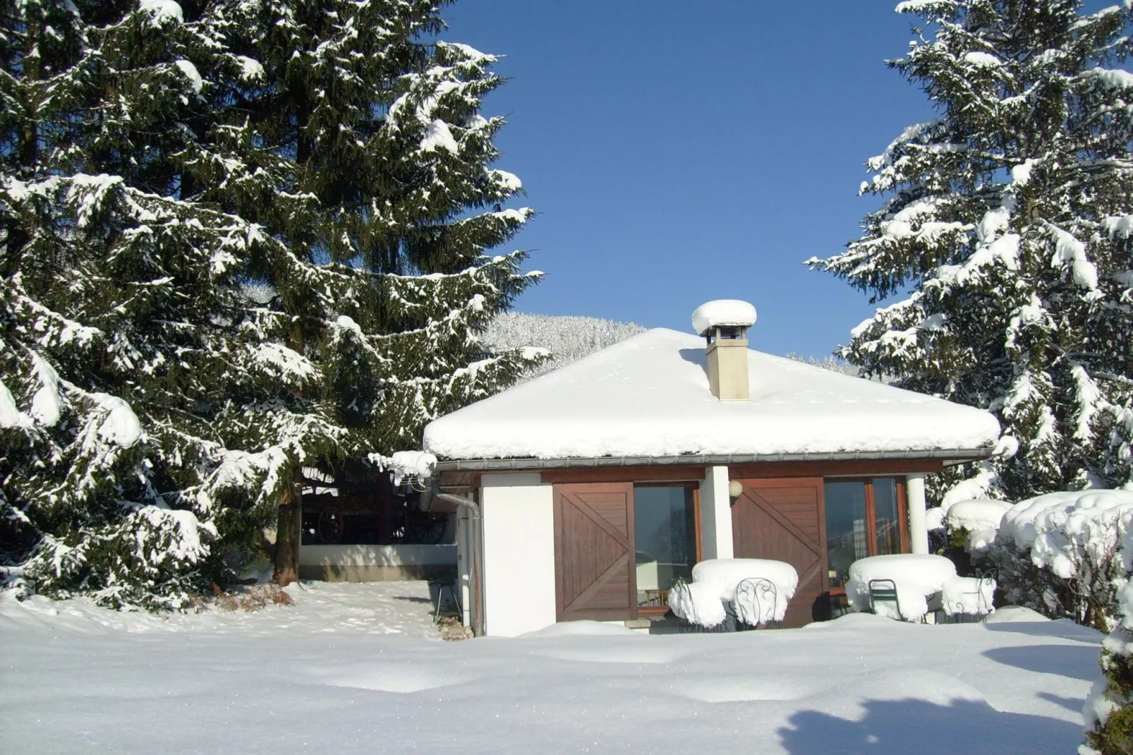 Les Chalets des Ayes 8-Exterior winter