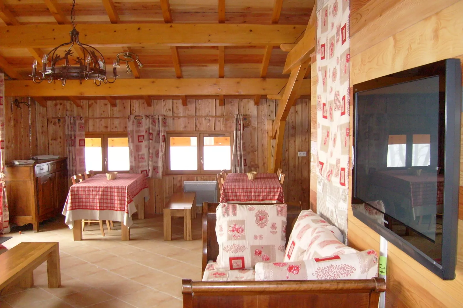 Les Chalets des Ayes 5-Living room