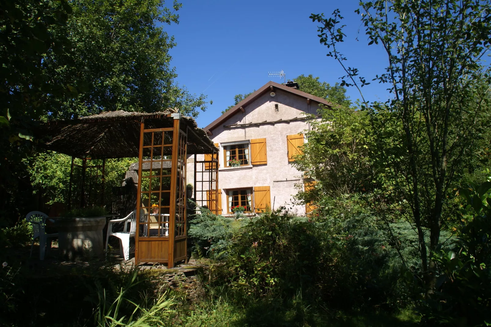 Maison de vacances - LA CHAPELLE-AUX-BOIS-Extérieur été