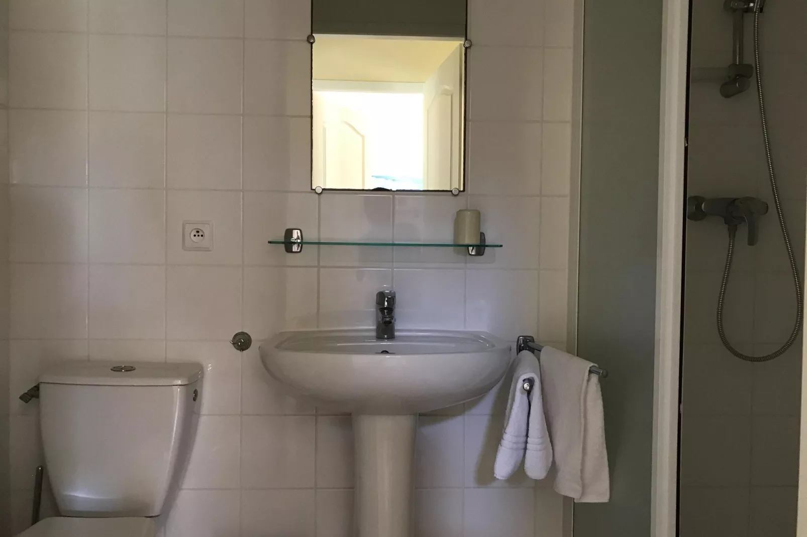 Les Forges 2 Rooms 44-Bathroom