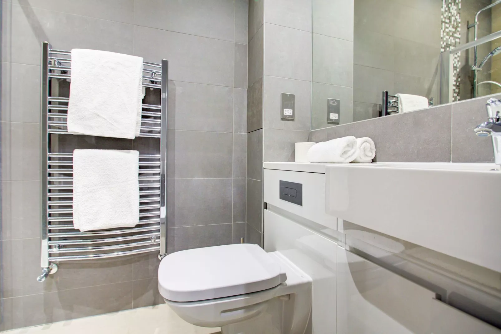 Clyde House-Bathroom