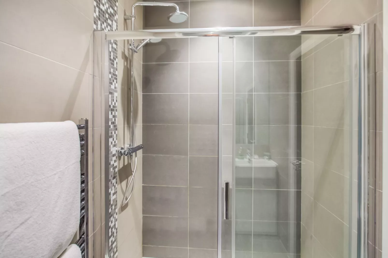 Clyde House-Bathroom