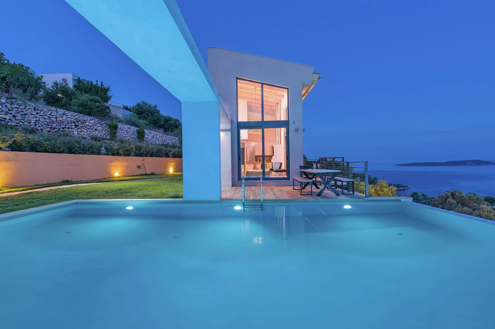 Villa Krystle-View summer