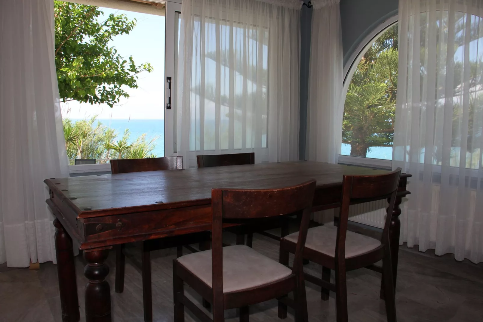 Yialos Villa-Dining room