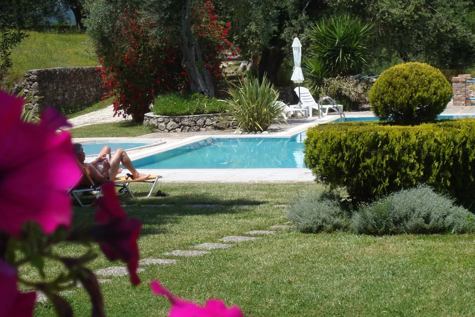Fundana Studio-Gardens summer