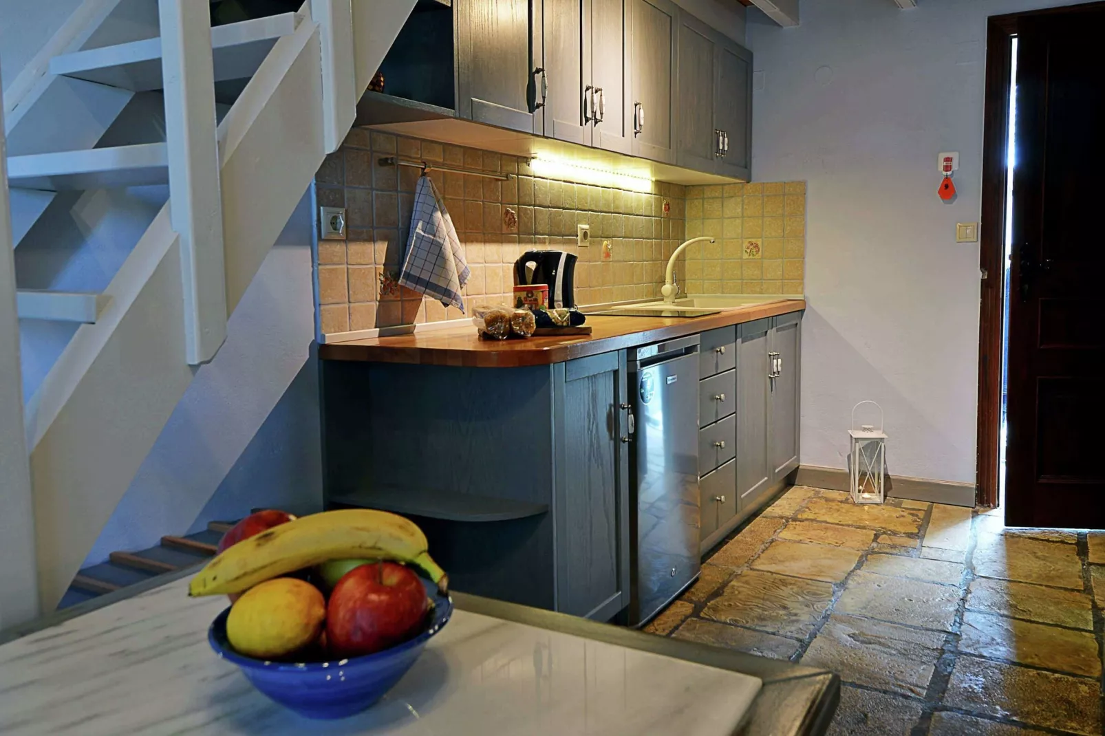 Fundana Studio-Kitchen