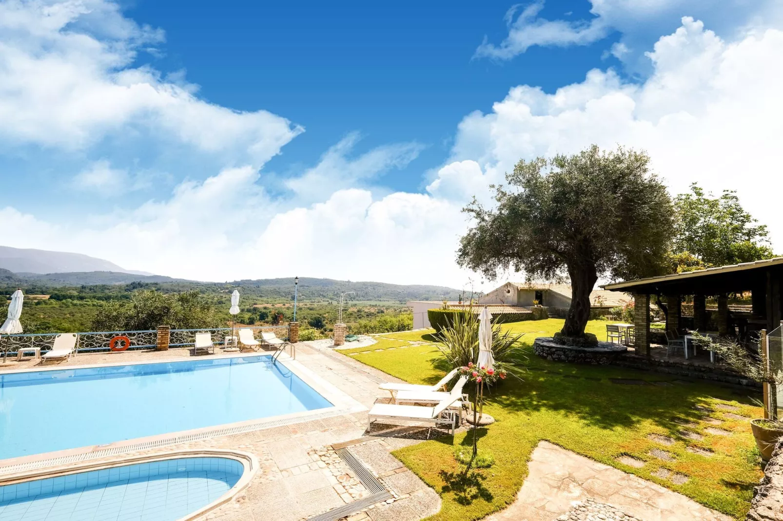 Fundana Suite-Gardens summer