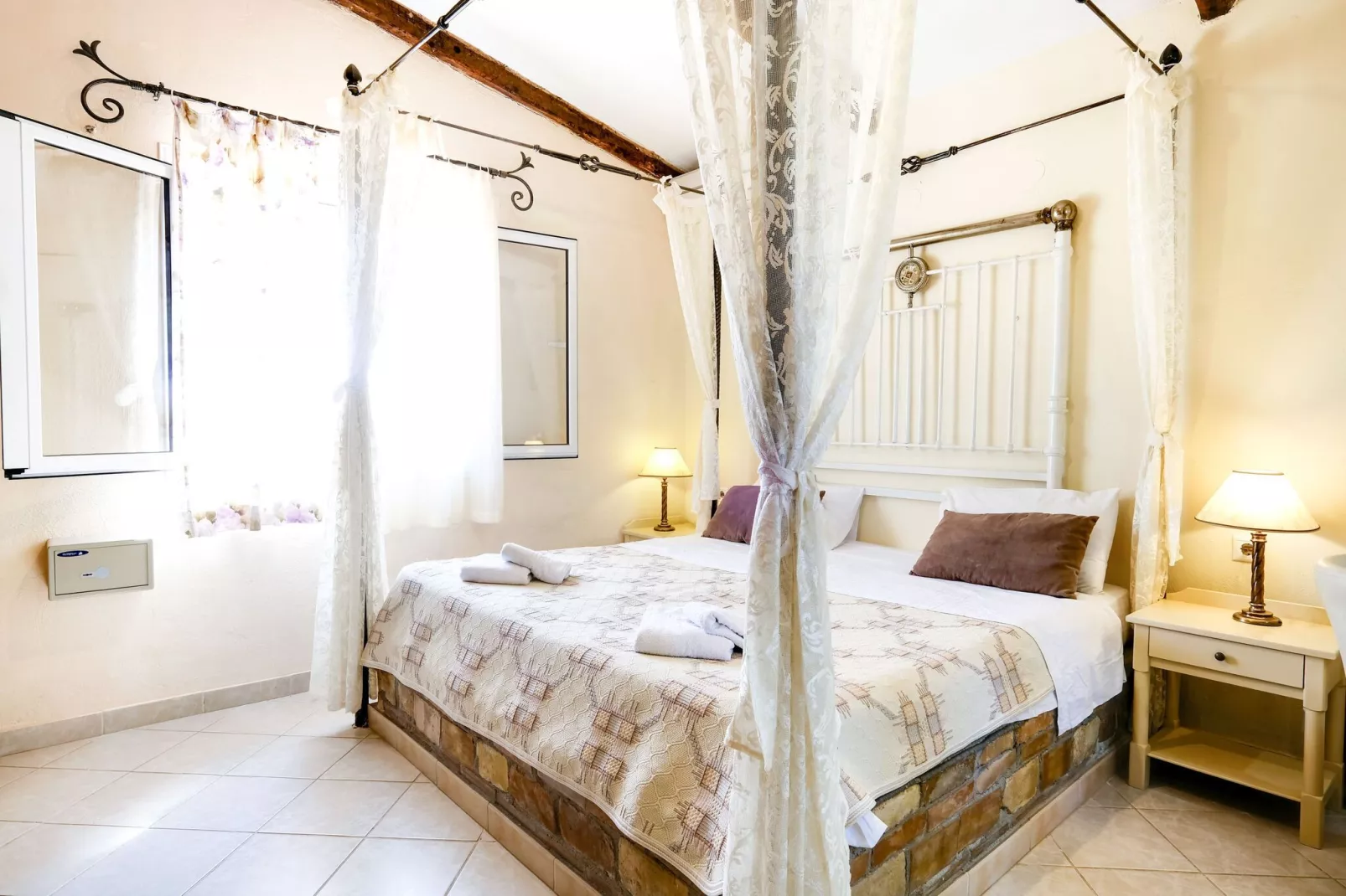 Fundana Suite-Bedroom