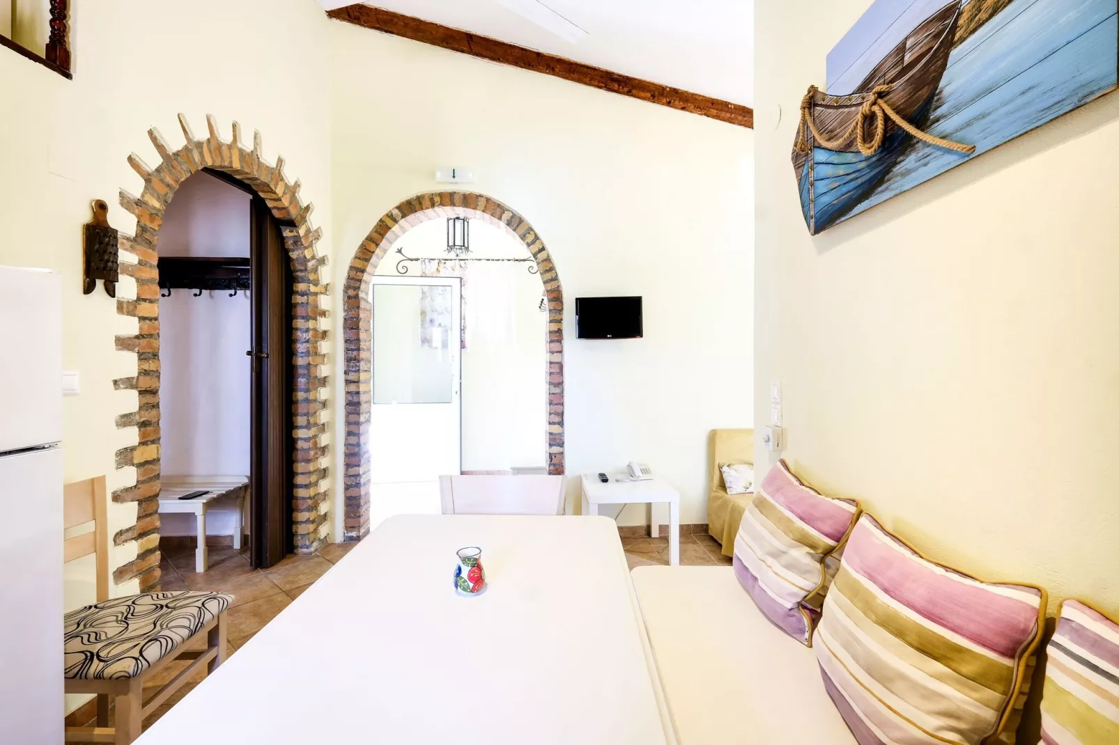 Fundana Suite-Living room