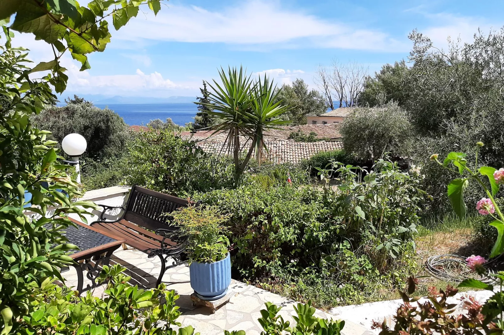Andromaches Apartments Studio-Aussicht Sommer
