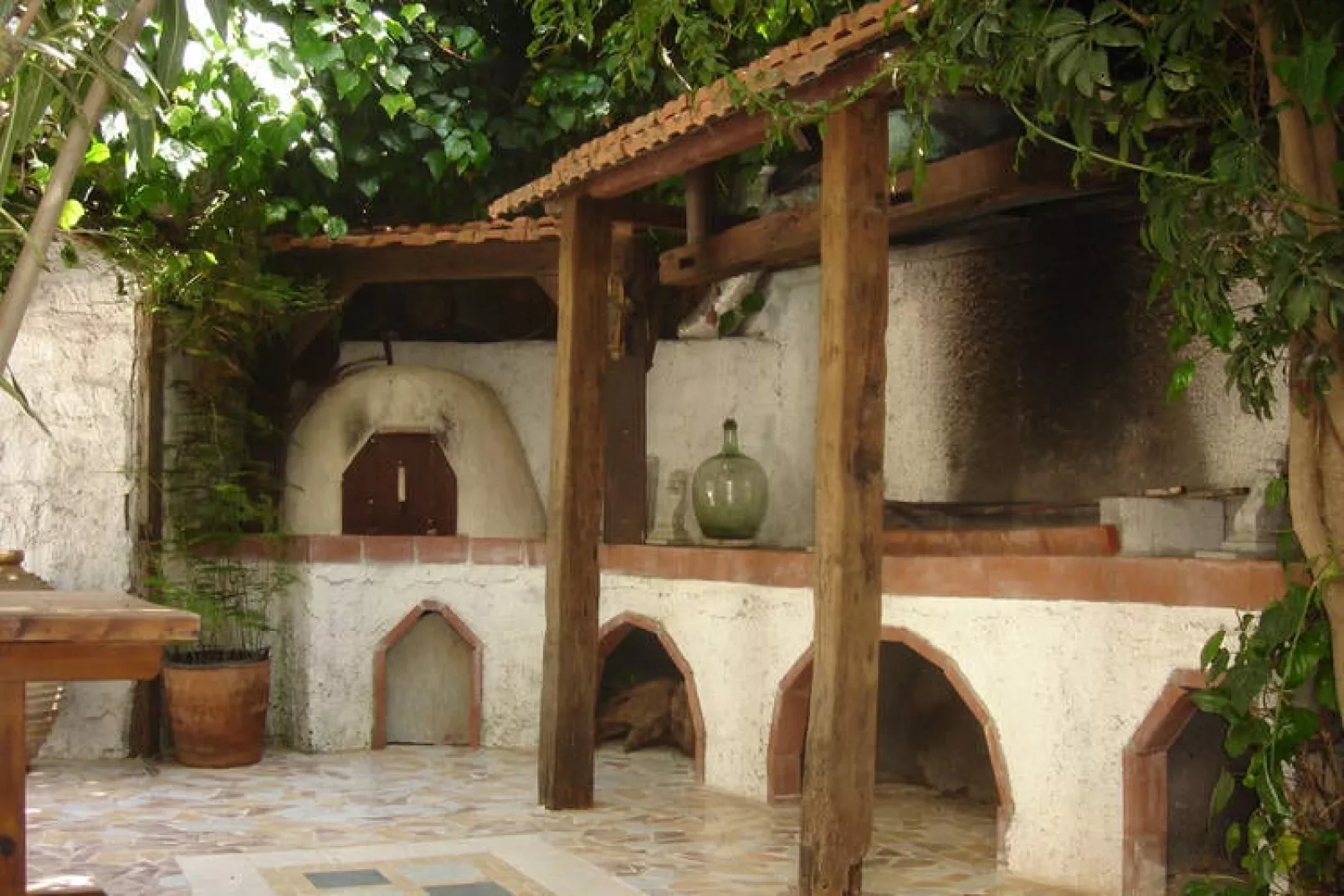Villa Kostas-Gardens summer