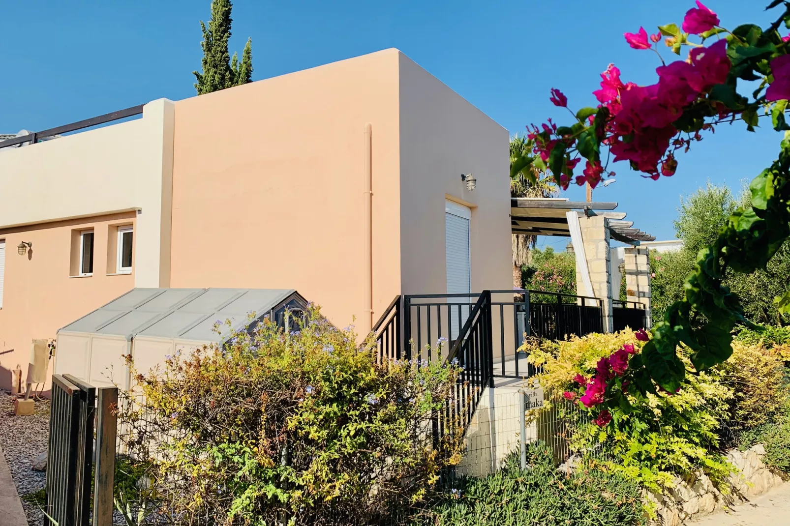 Villa in Loutra-Exterior summer