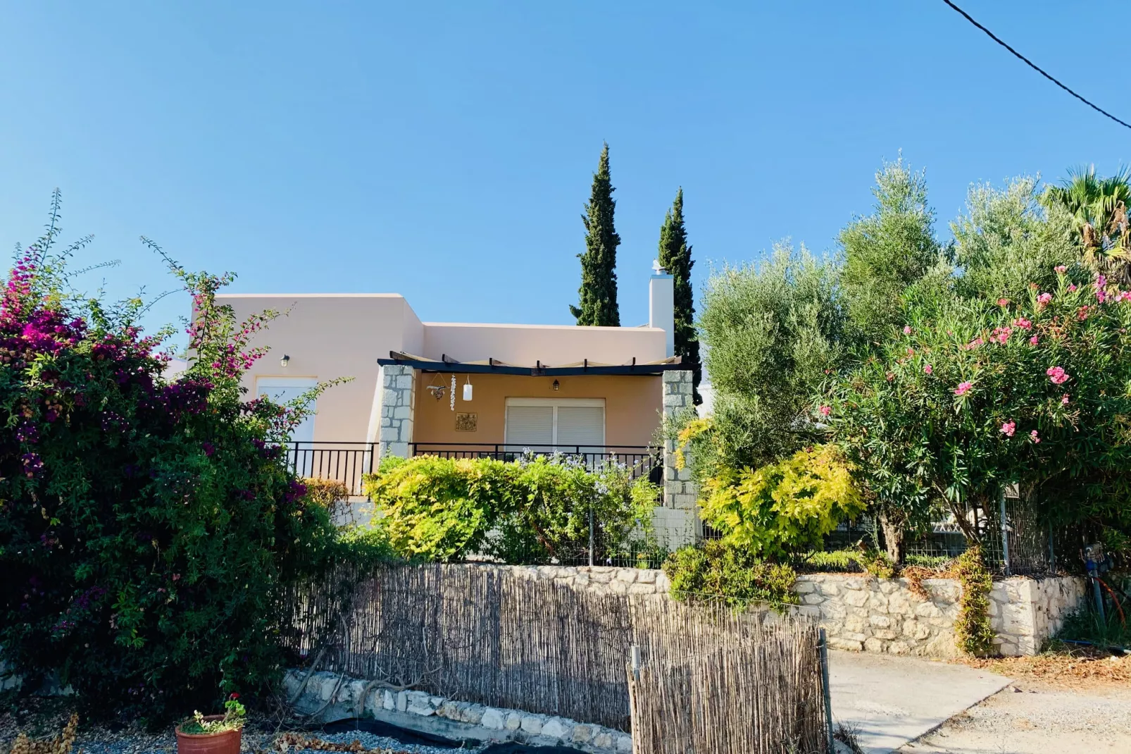 Villa in Loutra-Exterior summer