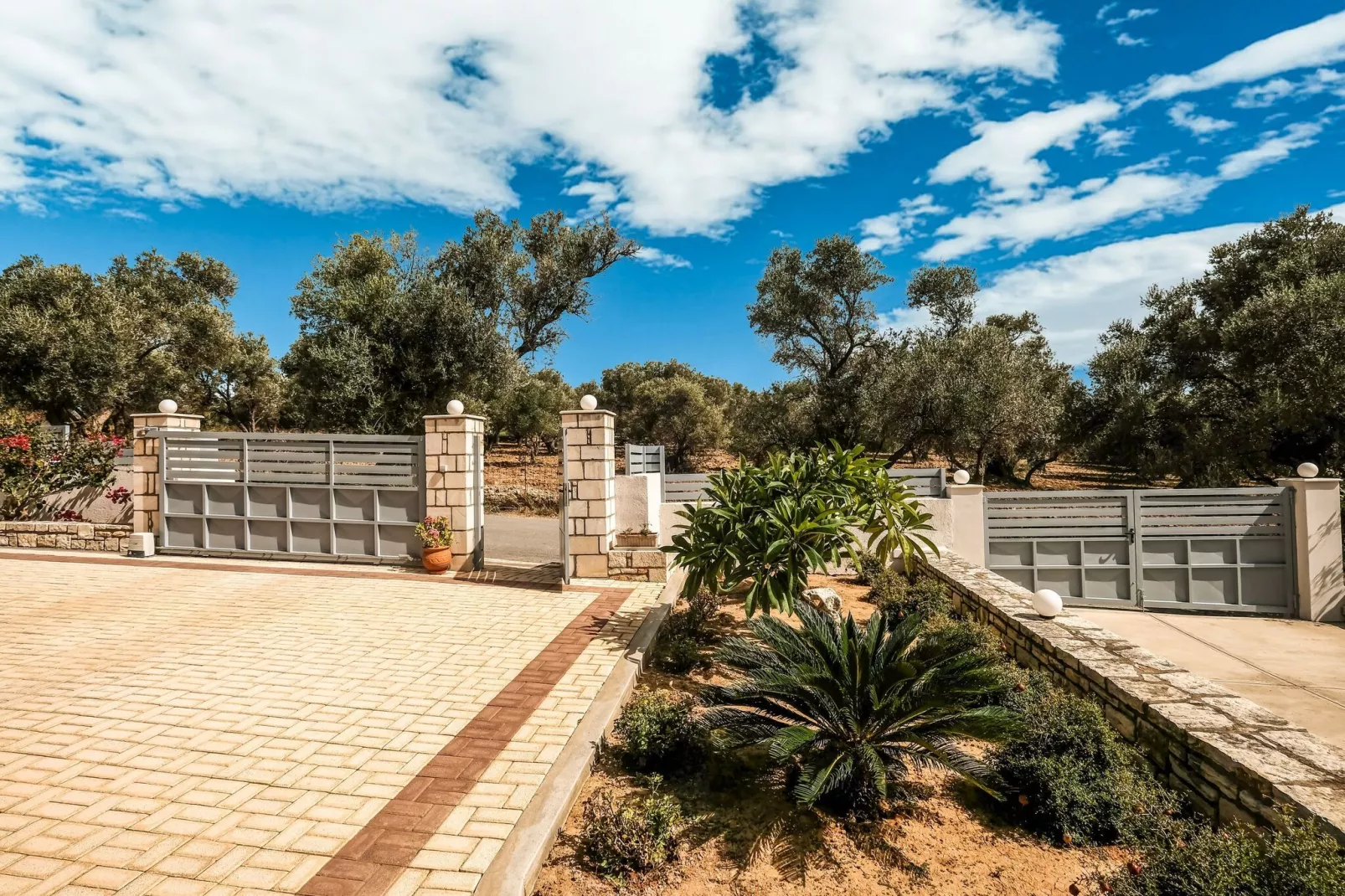 Villa Kalli-Gardens summer
