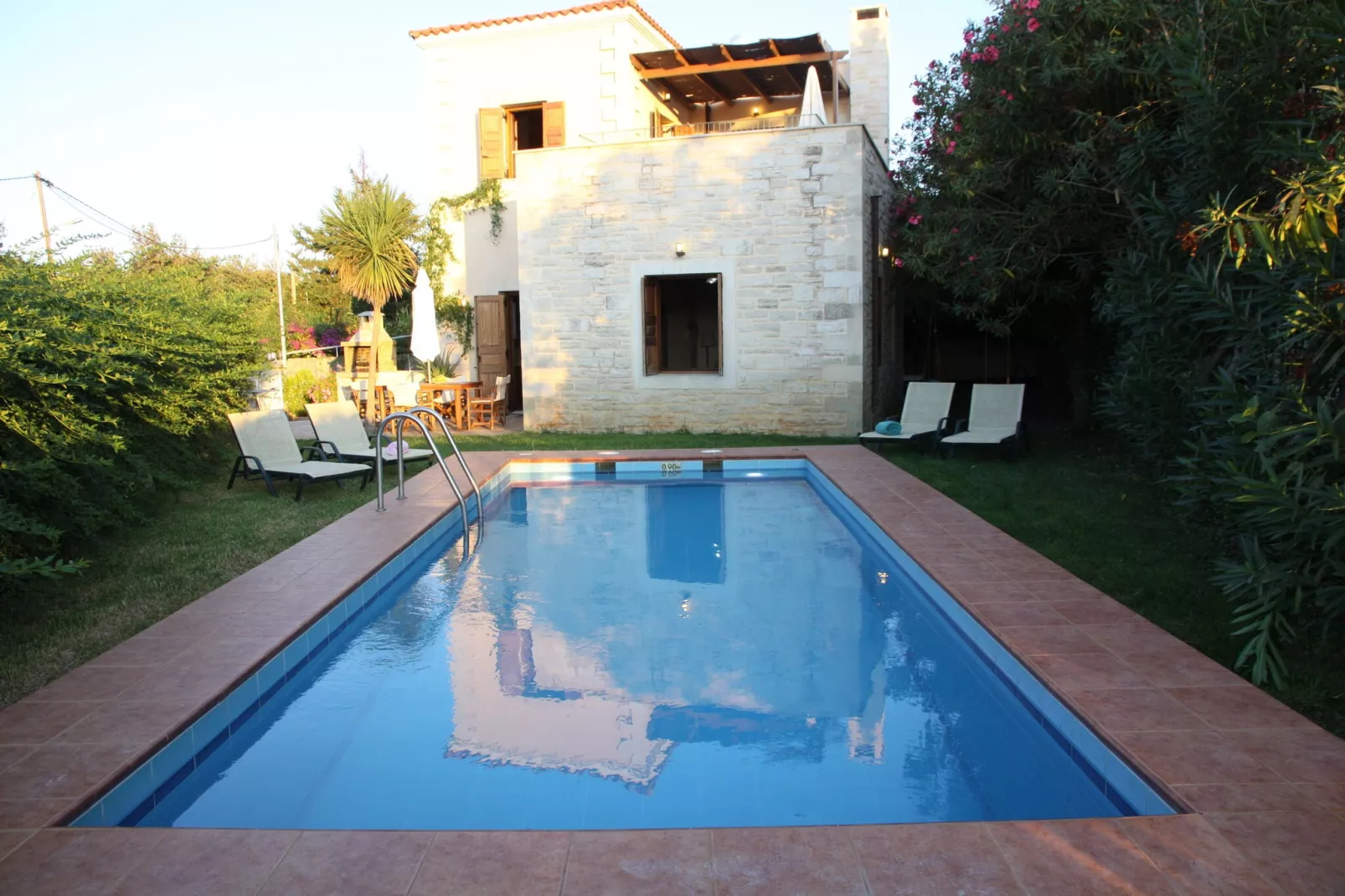 Villa Cocoon-Exterior summer