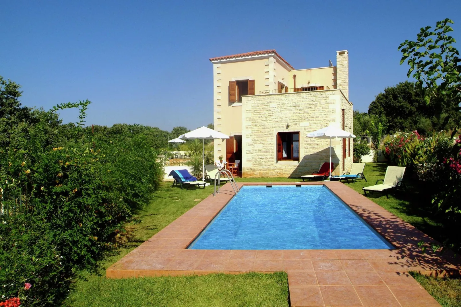 Villa Cocoon-Exterior summer