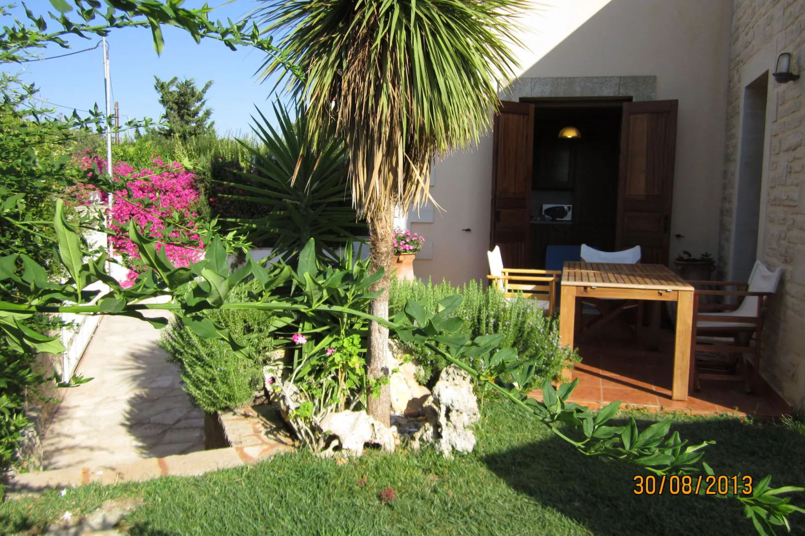Villa Cocoon-Gardens summer
