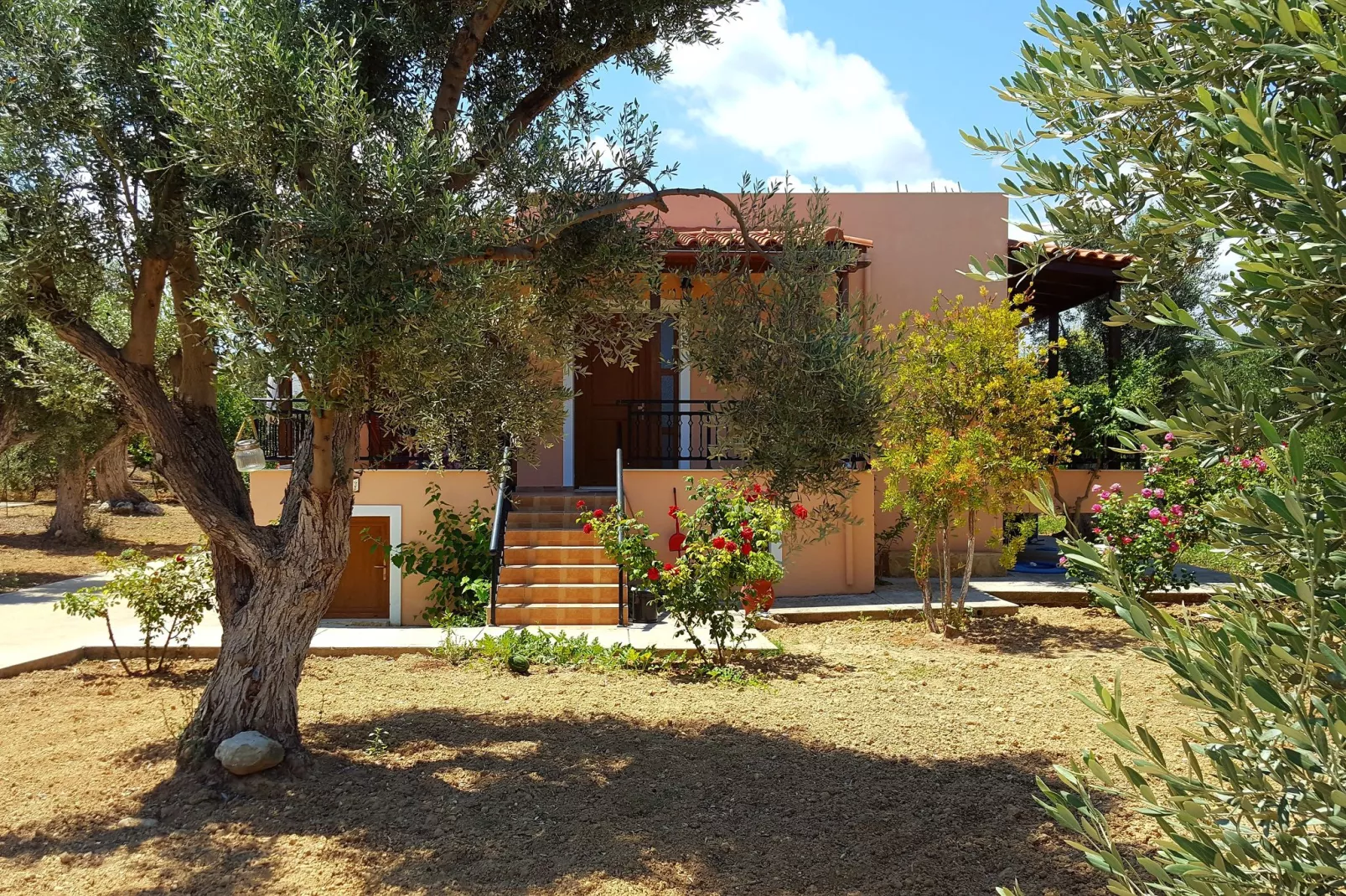 Villa Estia-Außenbereich Sommer