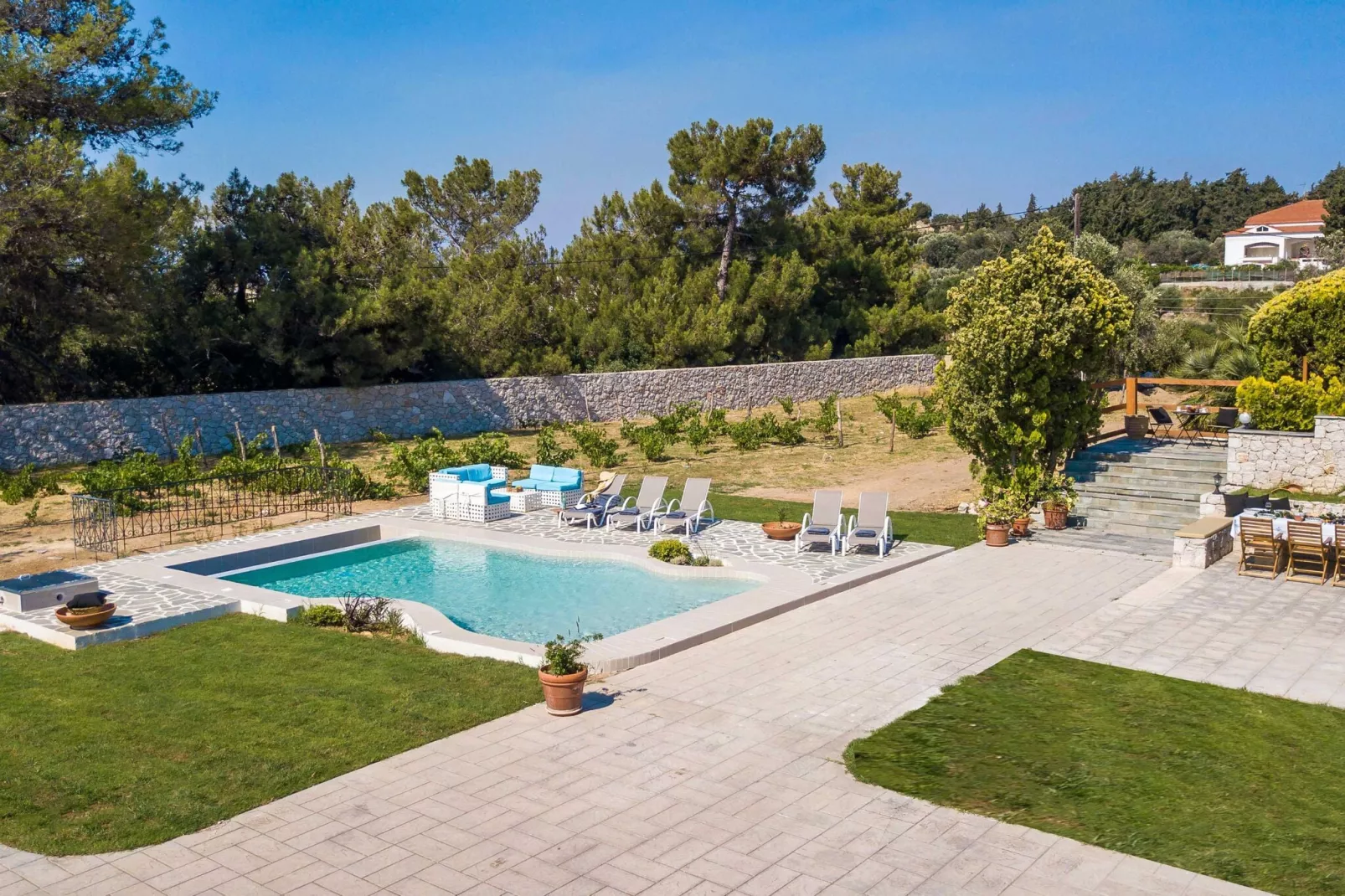Emarmene Country Home-Pool