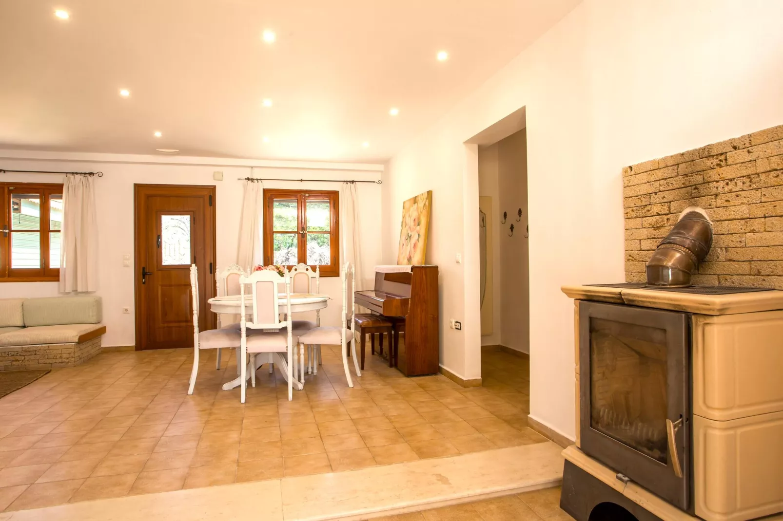 Emarmene Country Home-Dining room