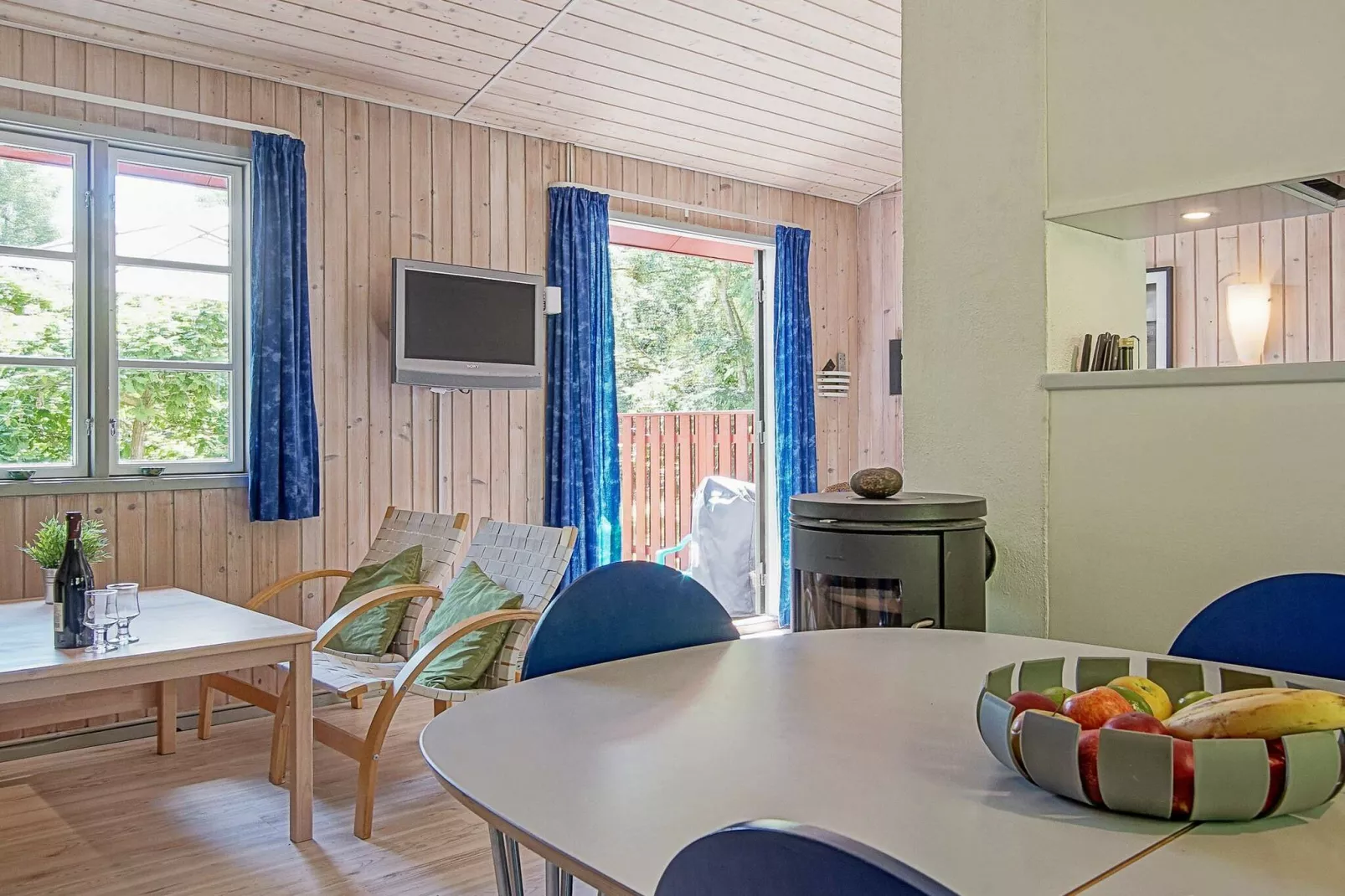 DUEODDE FERIEBY-Indoor