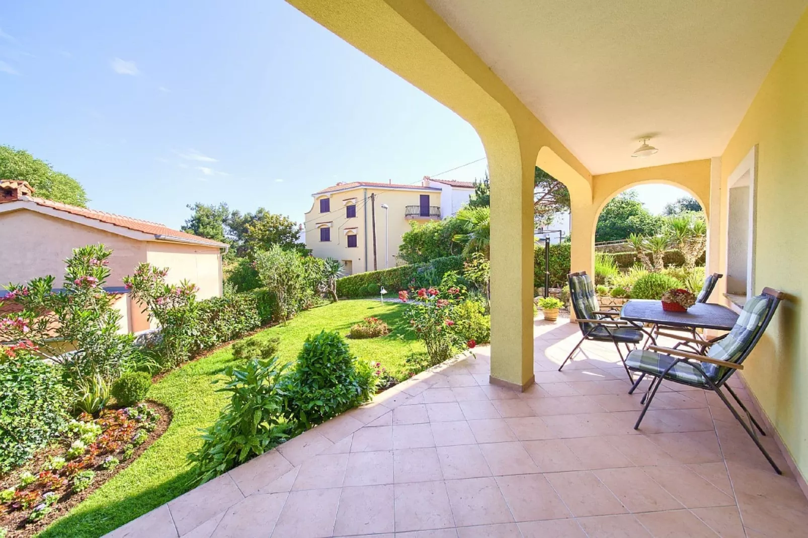 Apartment Zlendic A2-Gärten Sommer
