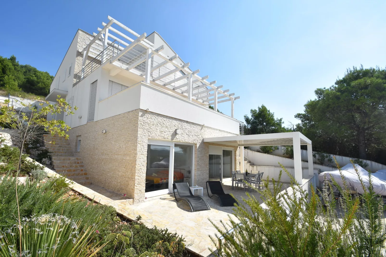 Vrulje-Exterior summer
