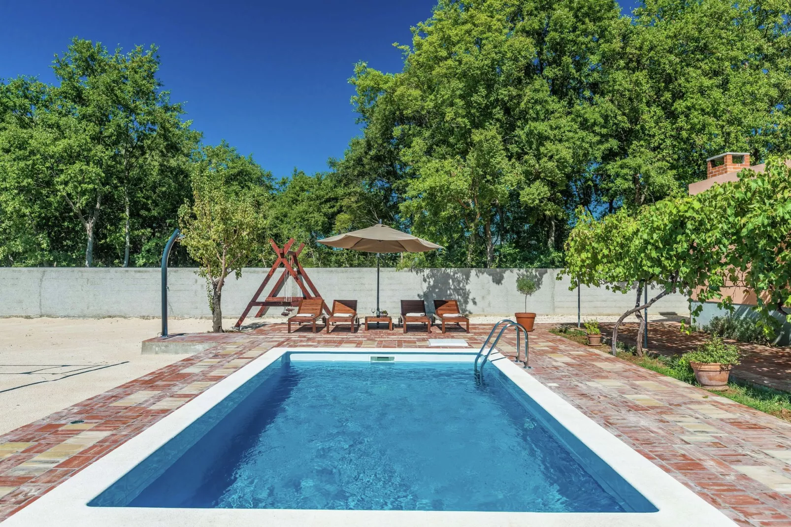 Holiday home Sestan-Piscine