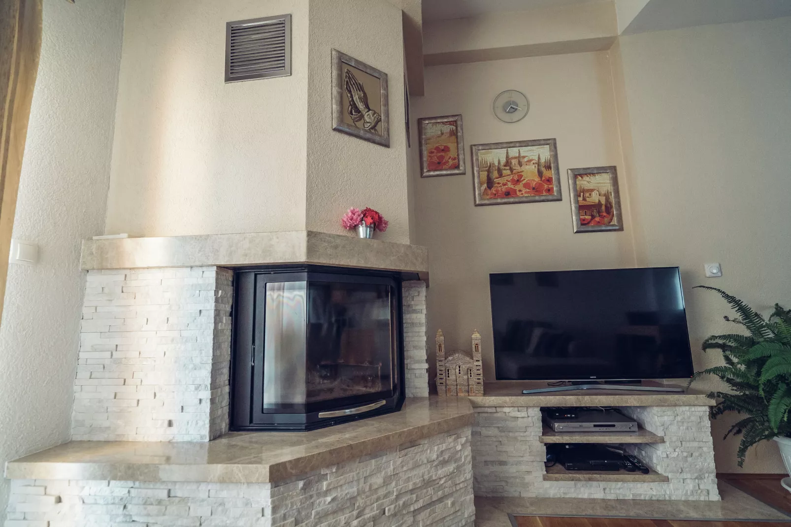 Villa Sucur-Installations