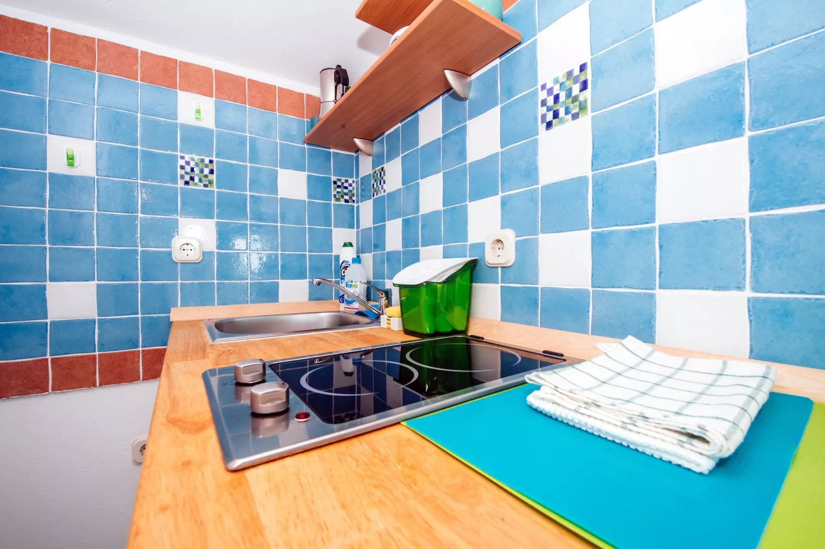 Beachfront  house Dunja-Kitchen