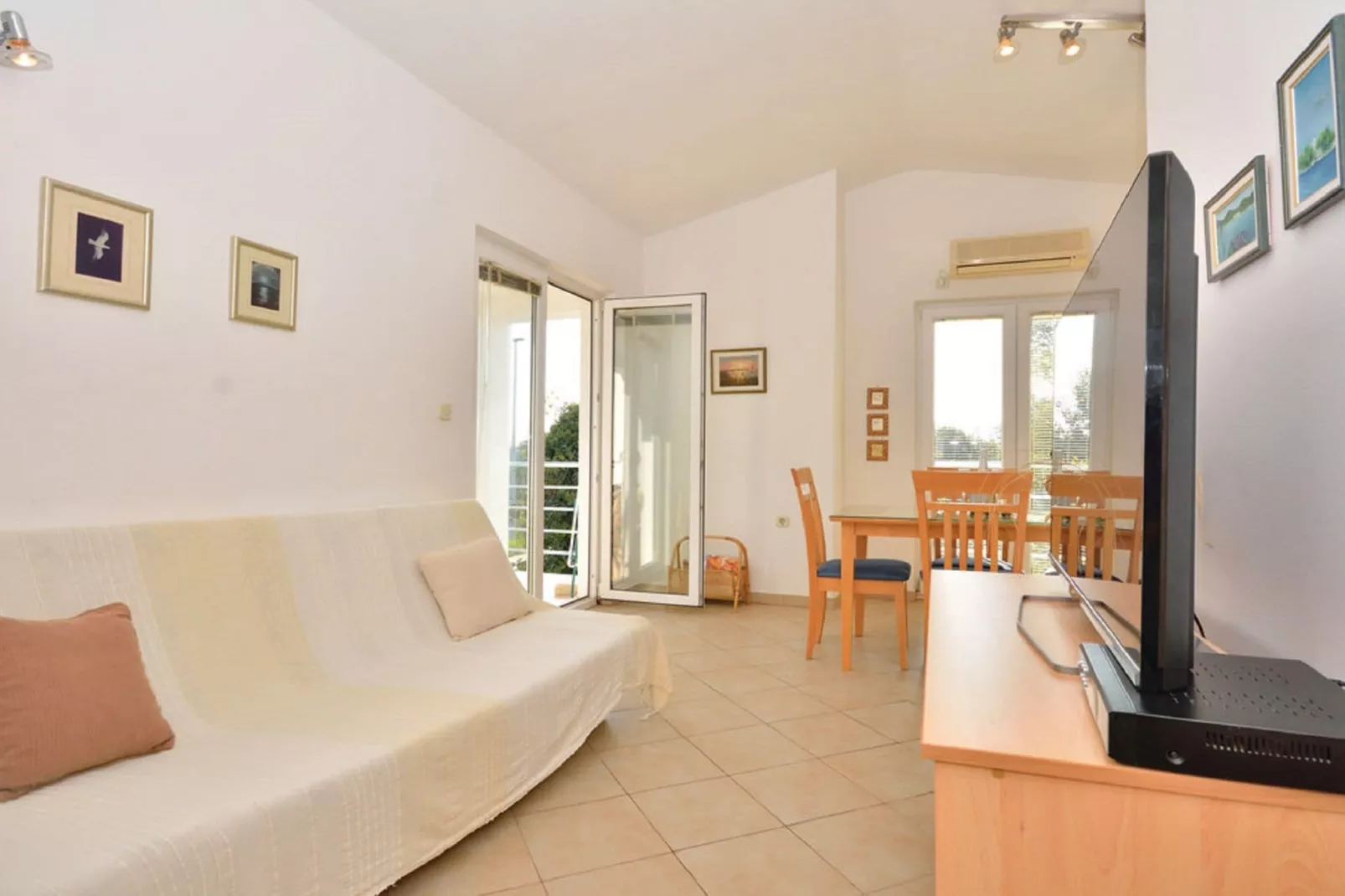 Holiday home Marija-Living room
