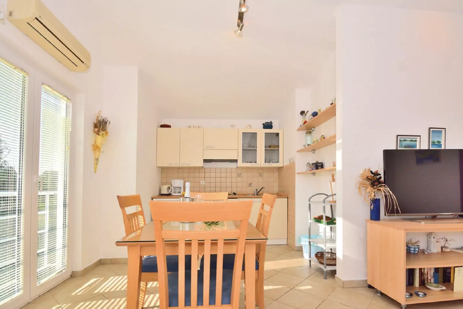 Holiday home Marija-Dining room