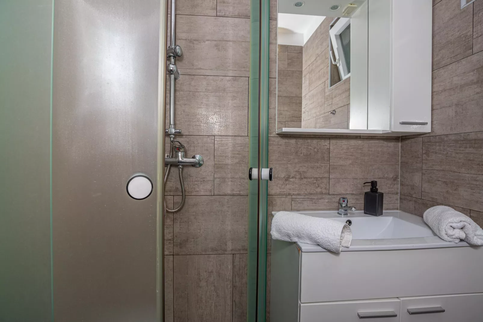 Studio Apartment Jasminka A2-Bathroom