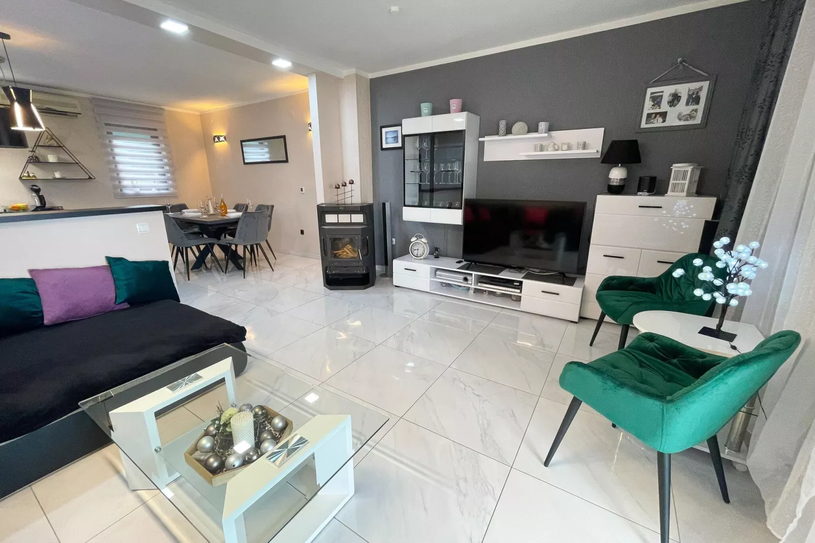 Holiday Home Jasminka-Living room