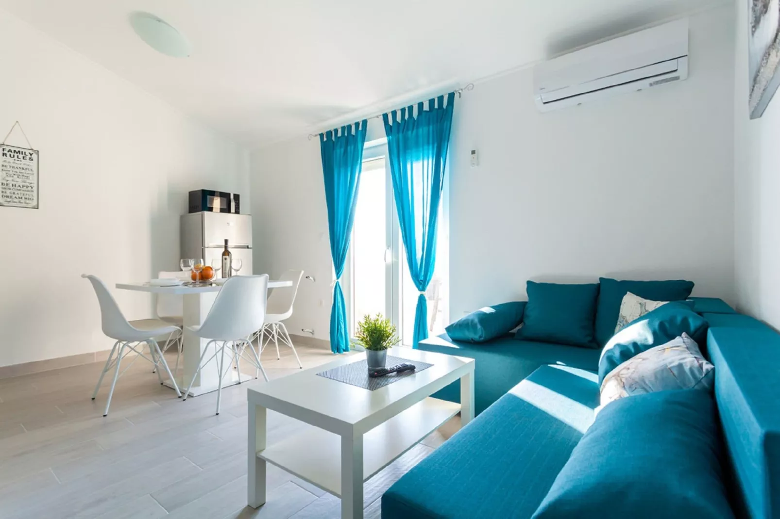 Apartment Dora-Living room