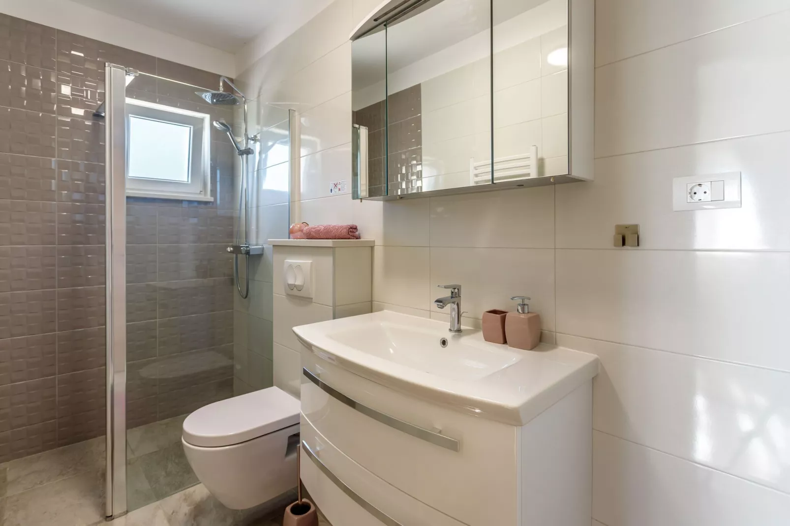 Villa Gloria-Bathroom