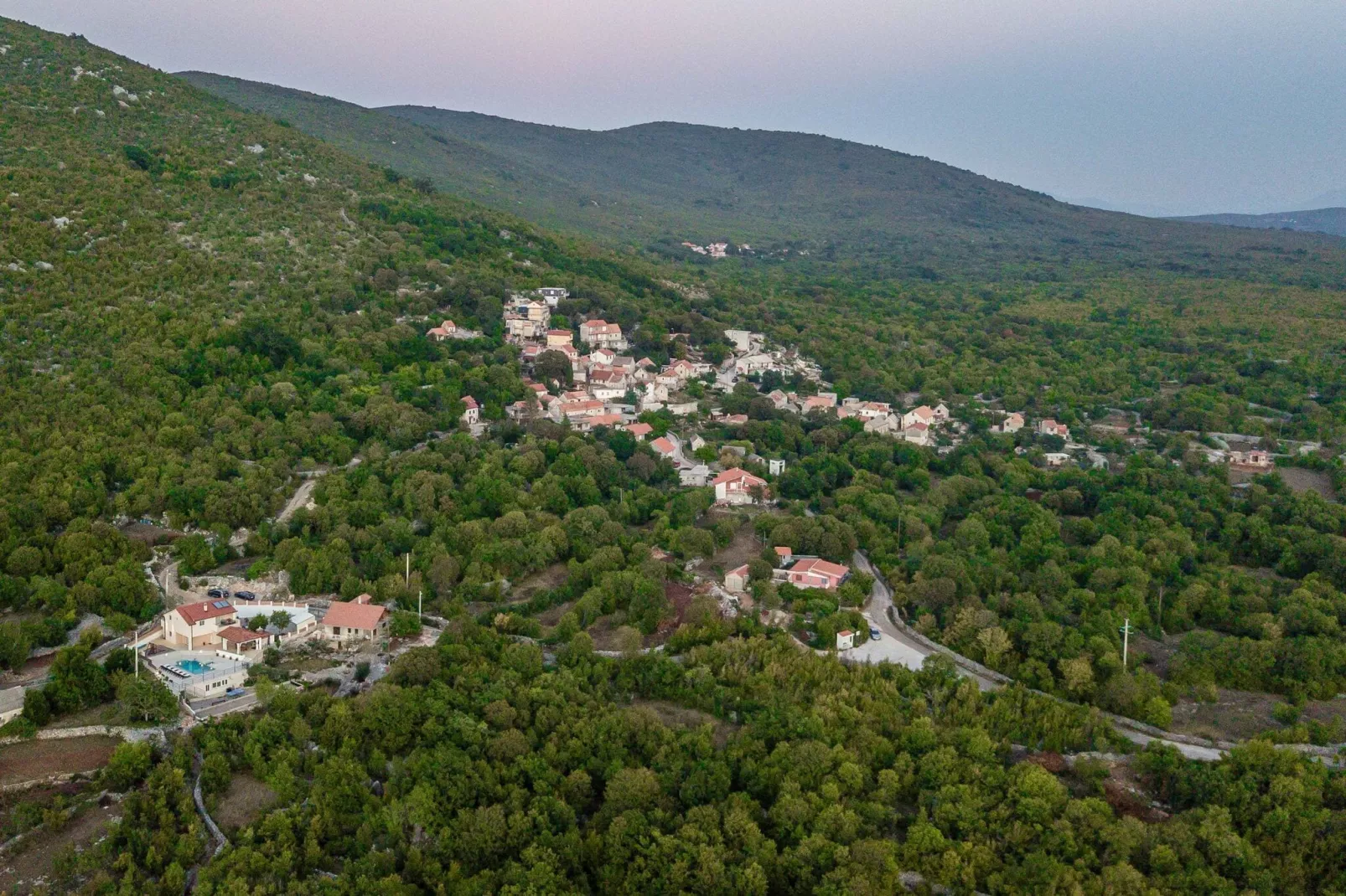 Villa Gloria-Areas within 1km in summer
