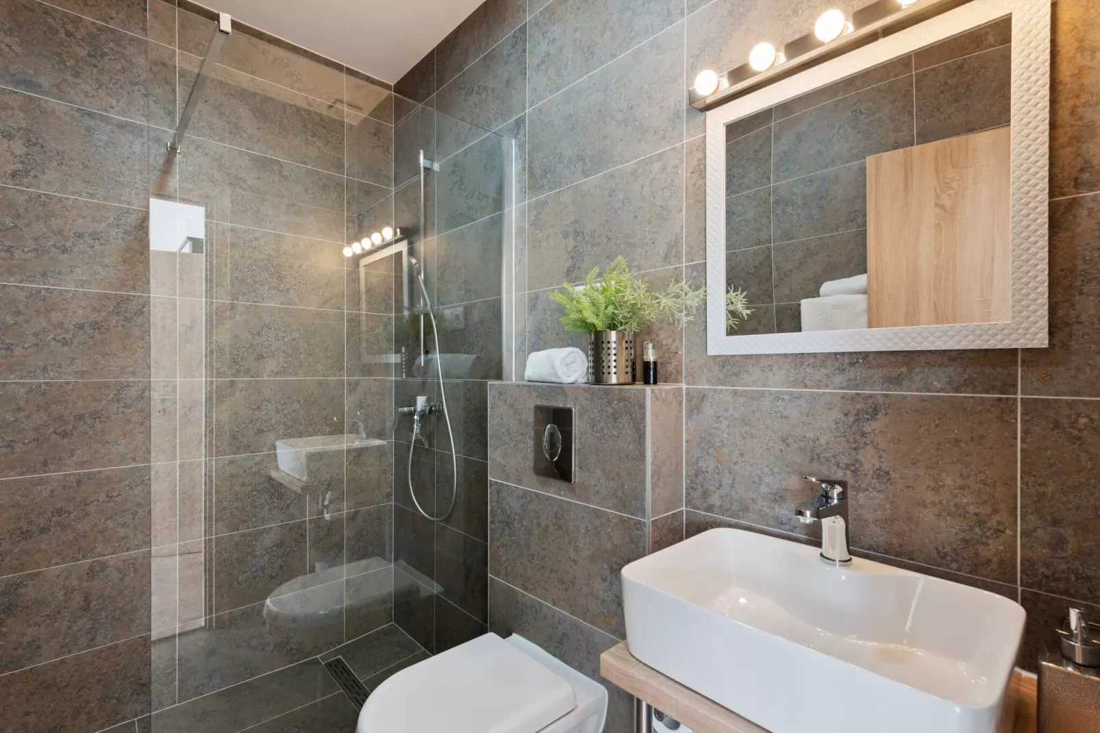 Ante-Bathroom