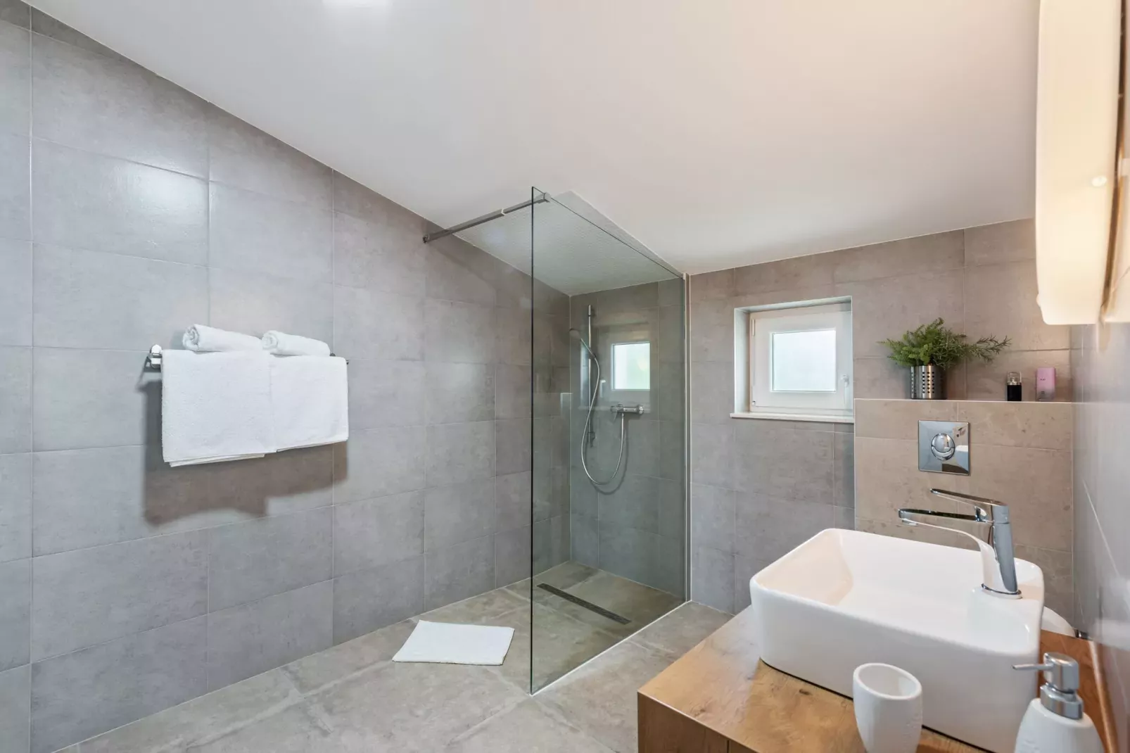 Ante-Bathroom