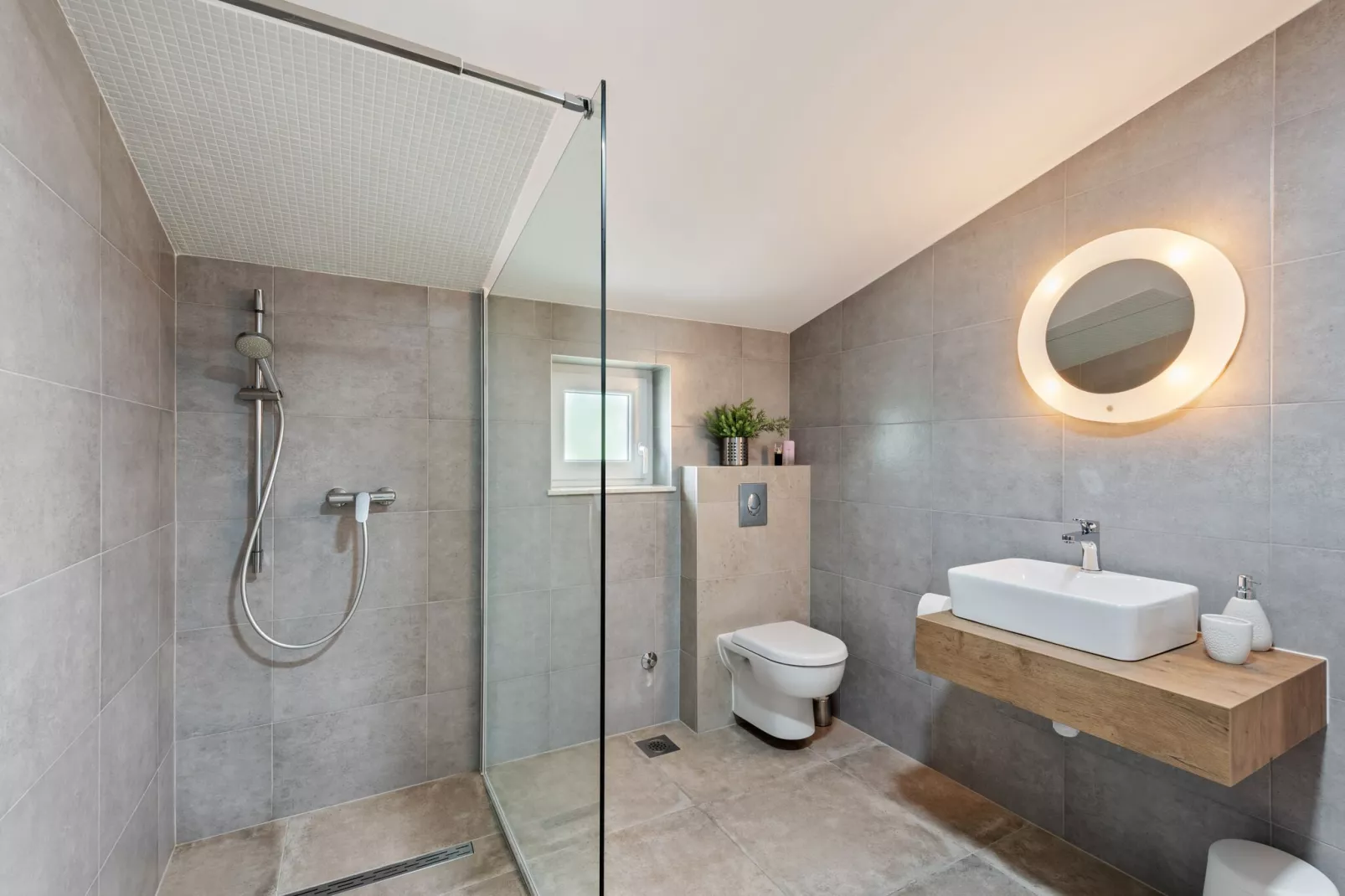 Ante-Bathroom
