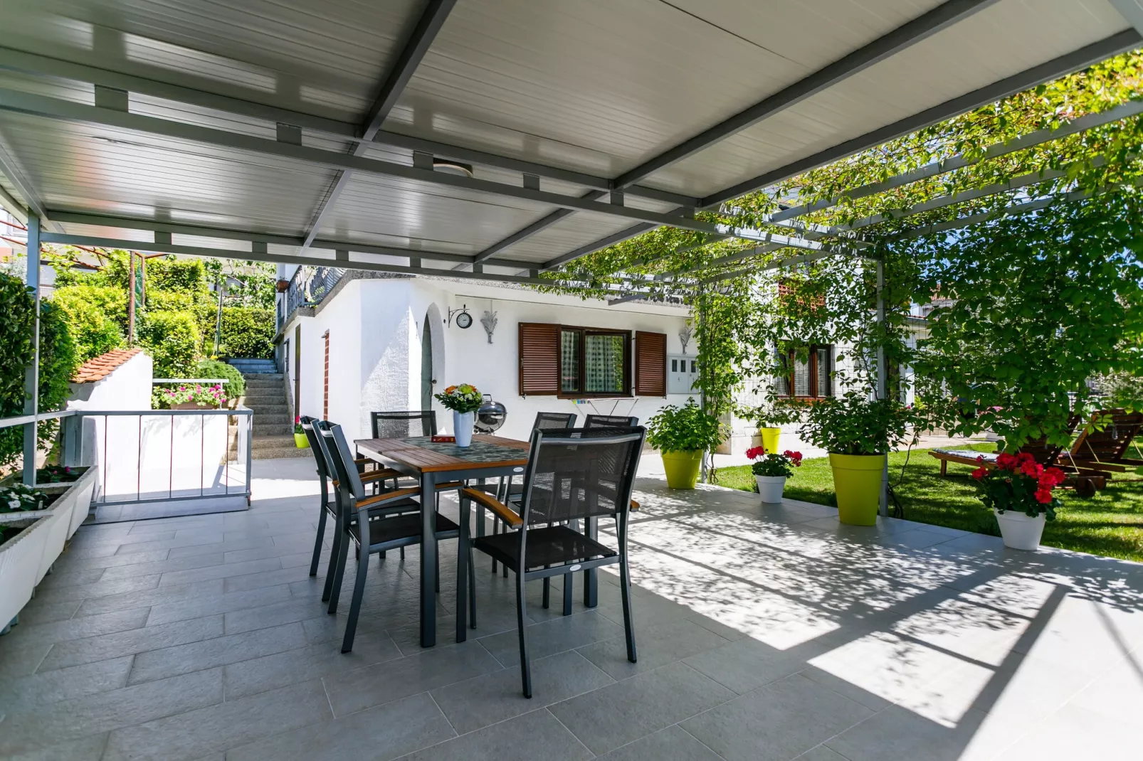 Sanja-Terrace balcony