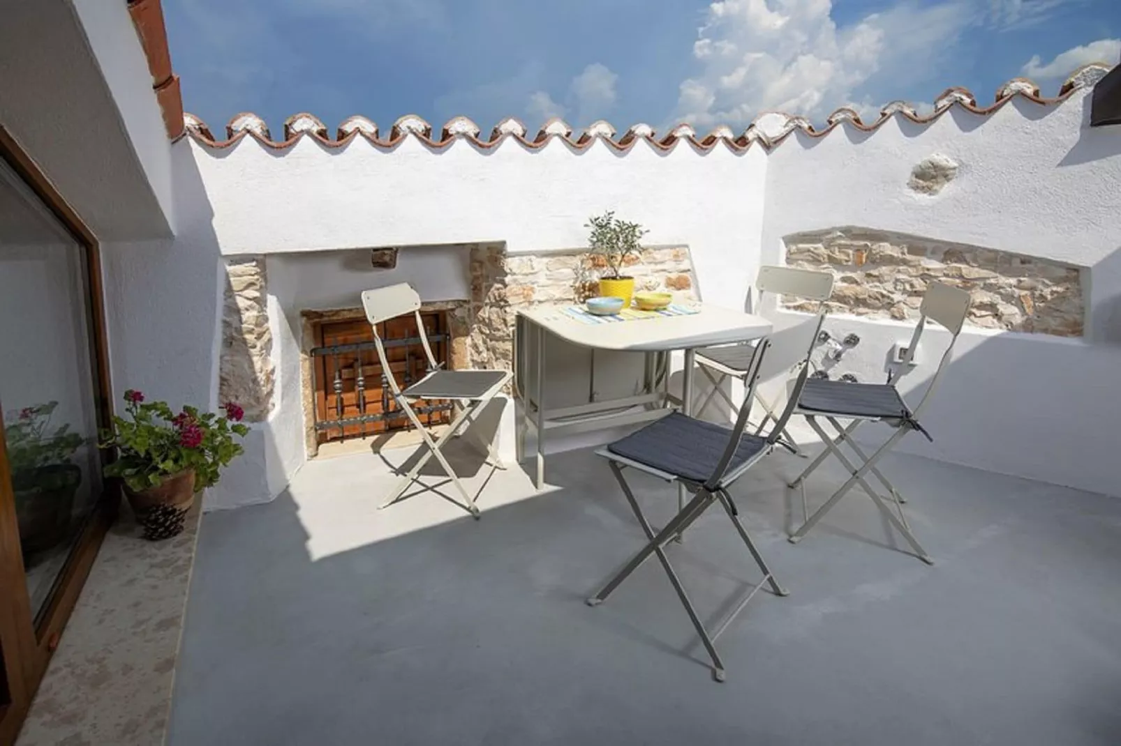 Holiday Home Blue Sky-Terrace balcony