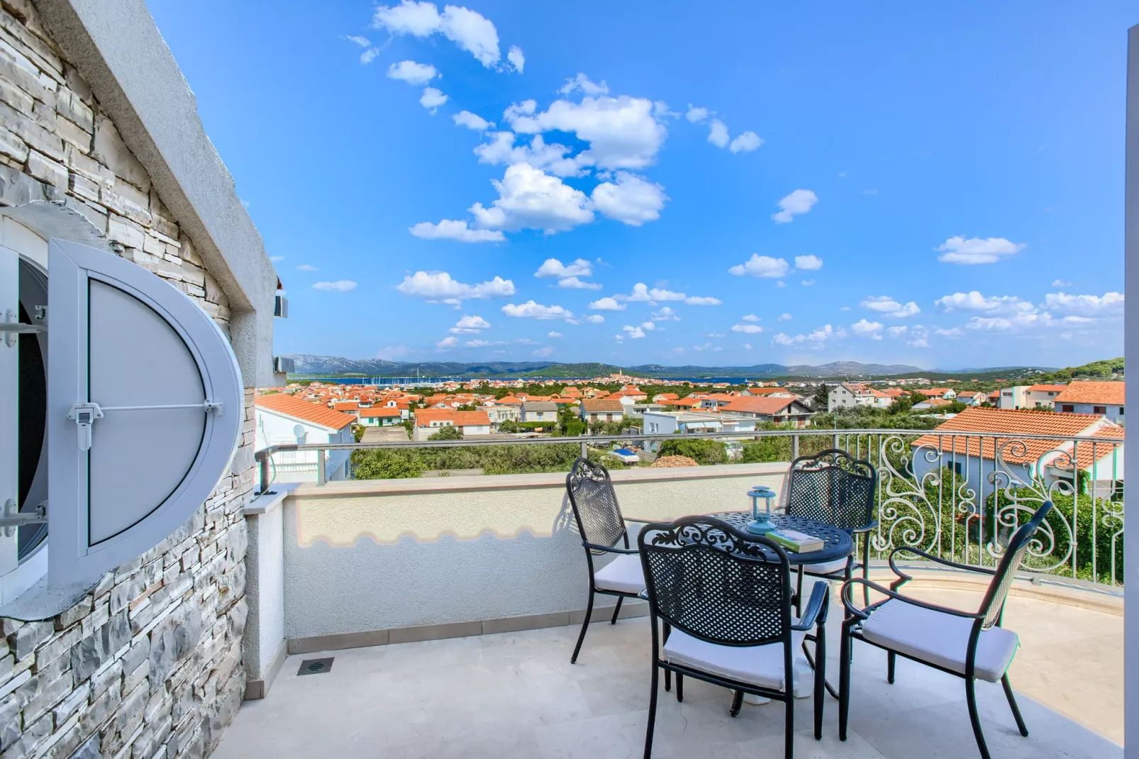 Apartment Slanica-Vue d'été